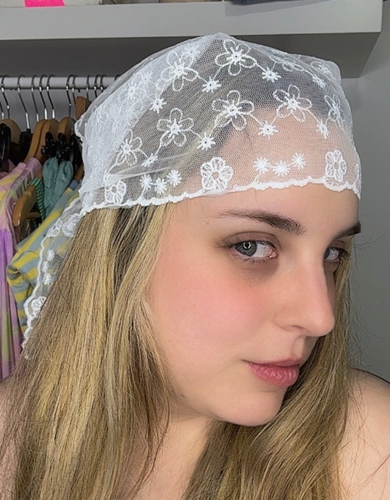 Pañuelo blanco encaje 6