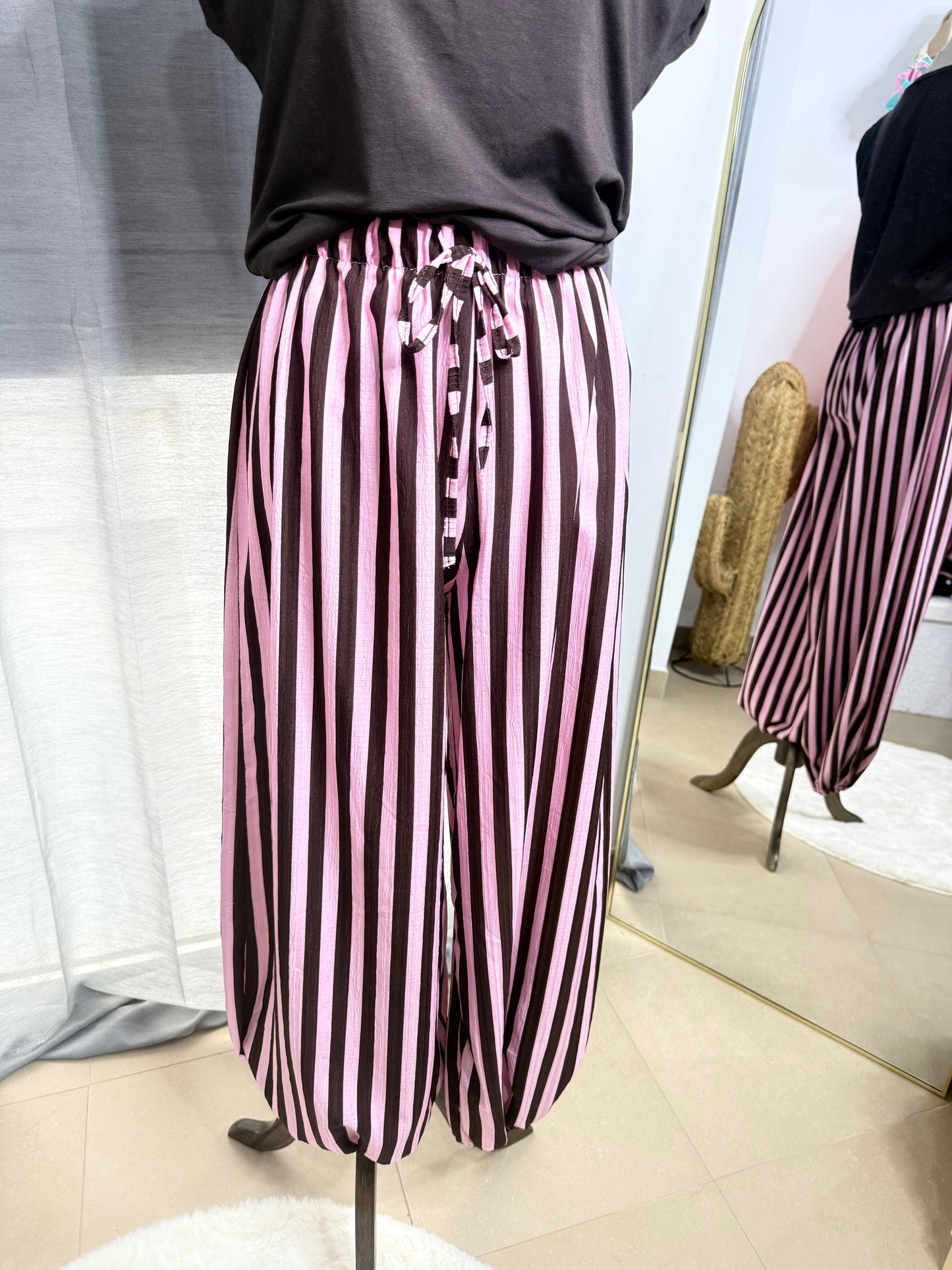 Pantalón safari rosa choco goma
