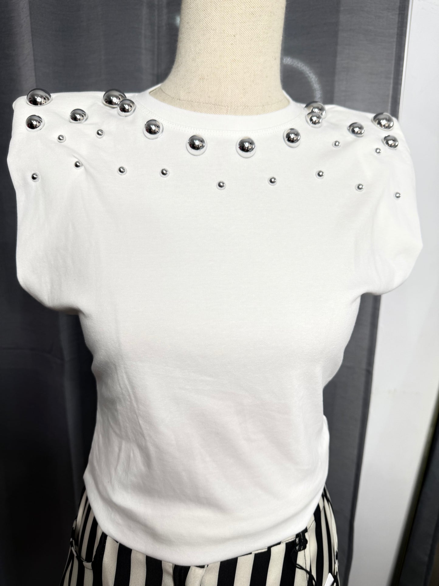 Camiseta tachuelas Blanca