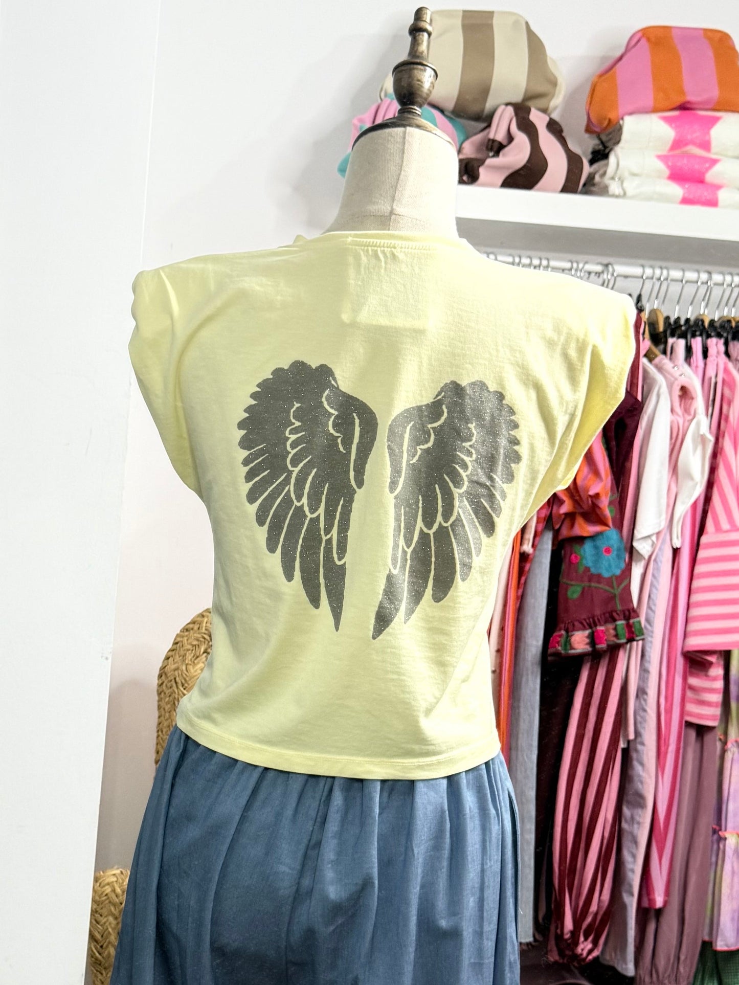 Camiseta alas amarilla
