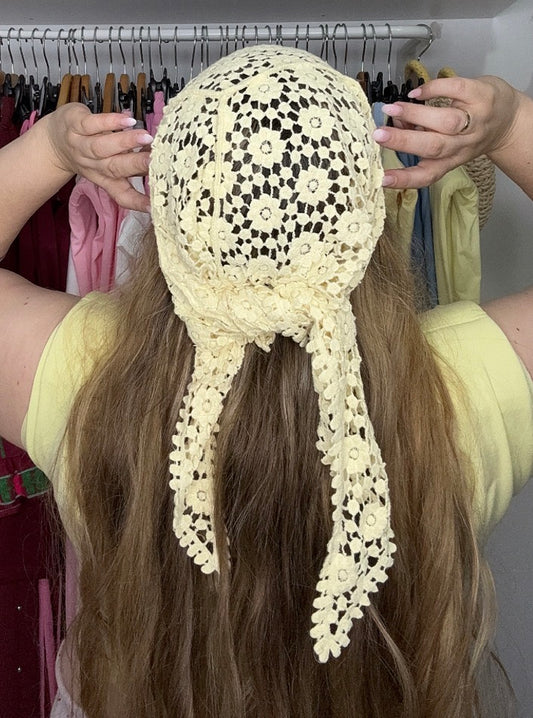Pañuelo crochet amarillo